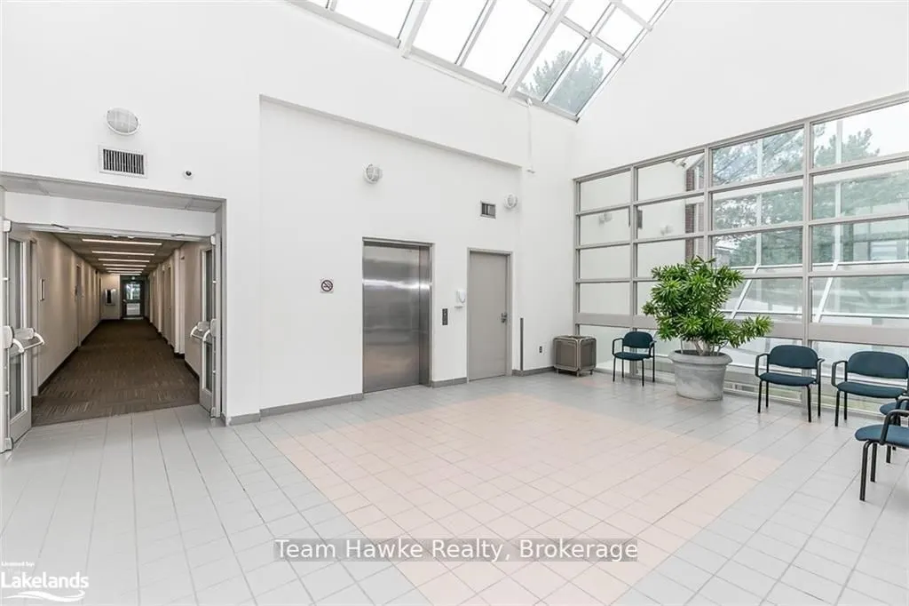 240 PENETANGUISHENE Road, #204