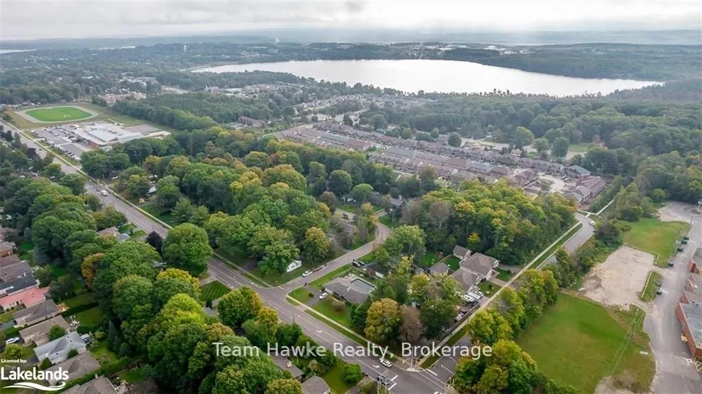 240 PENETANGUISHENE Road, #204