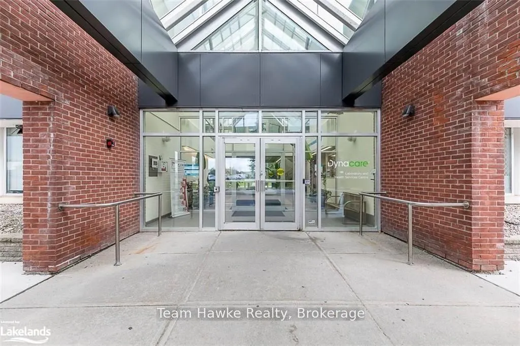240 PENETANGUISHENE Road, #204
