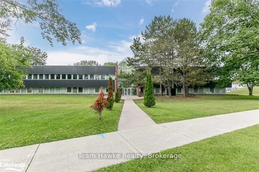 240 PENETANGUISHENE Road, #103A