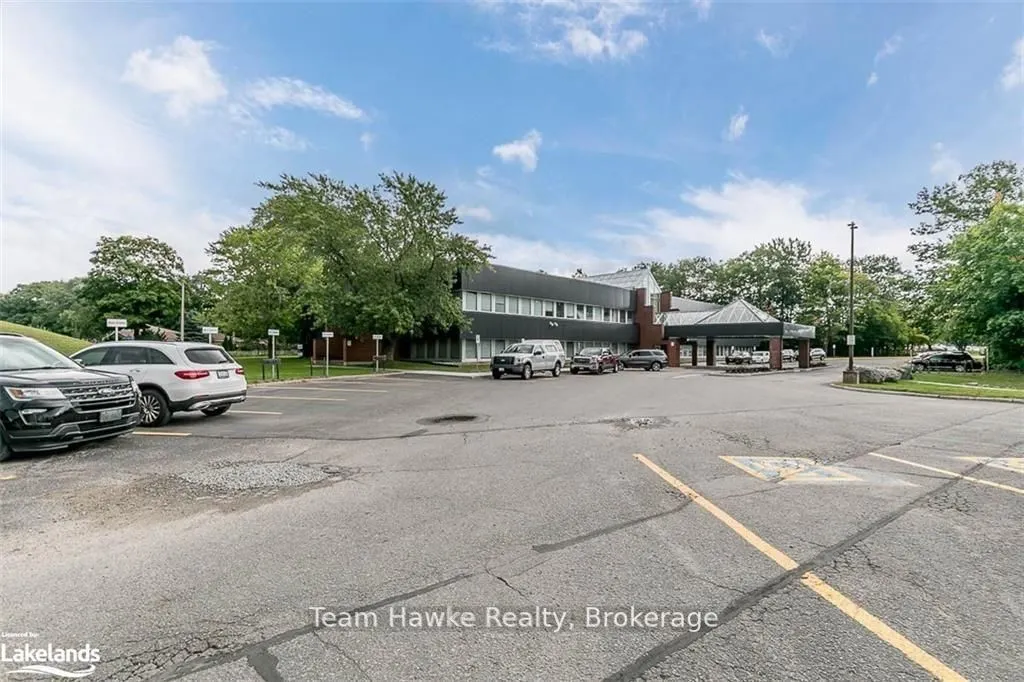 240 PENETANGUISHENE Road, #103A