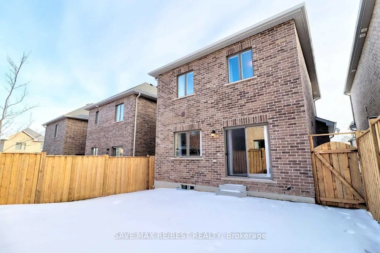 10 Bedford Estates Crescent