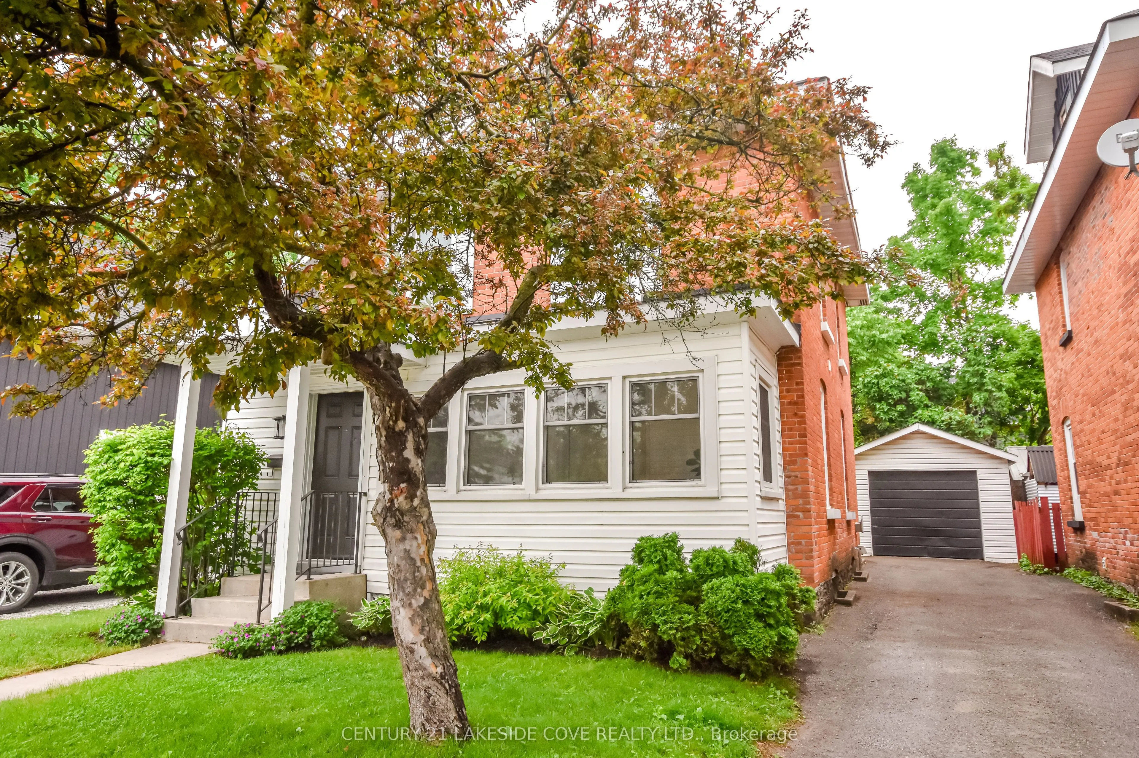 74 Penetang Street