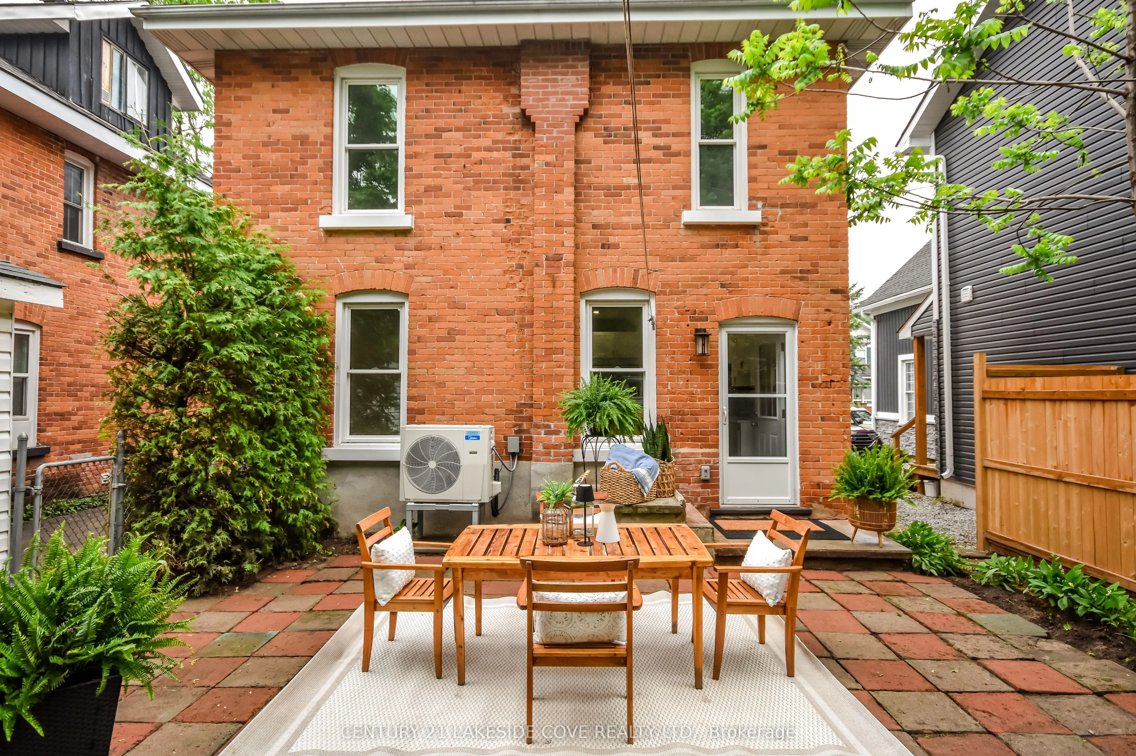 74 Penetang Street
