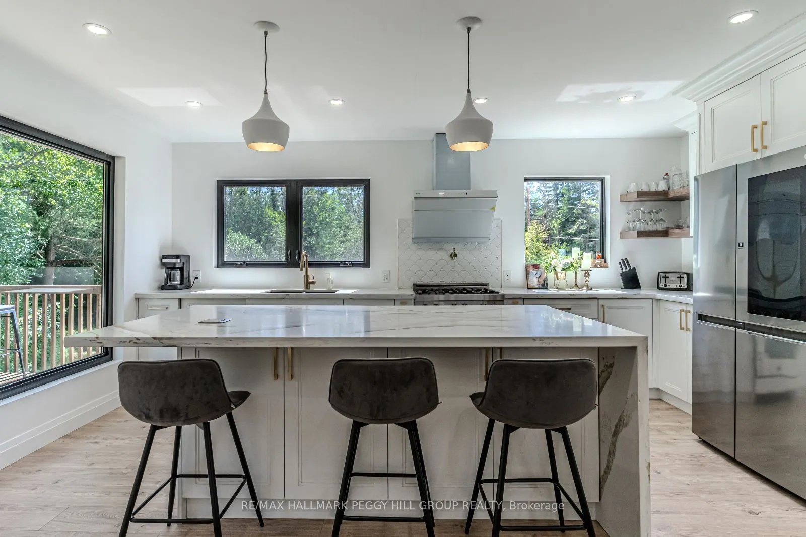 20 Hillview Crescent