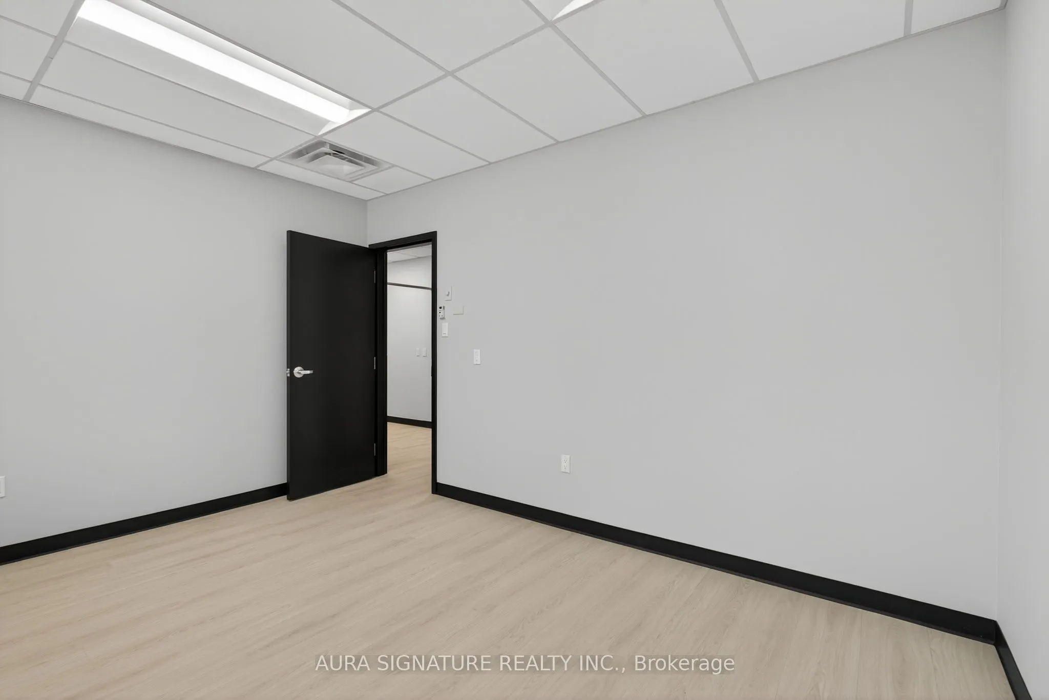 240 Penetanguishene Road, #206