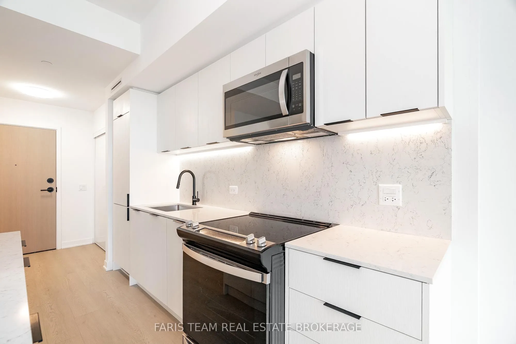 31 Huron Street, #412