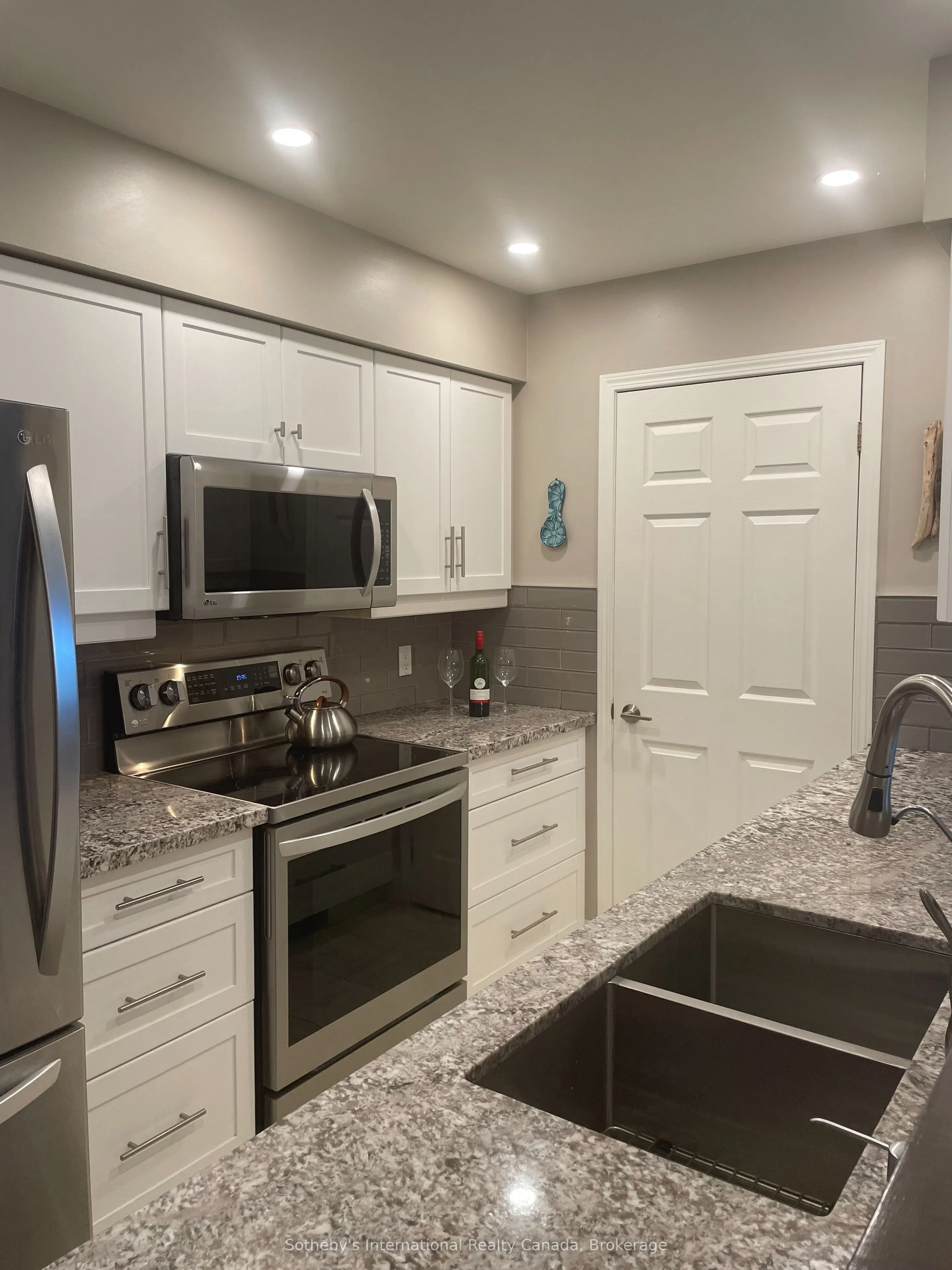 692 JOHNSTON PARK Avenue, #17