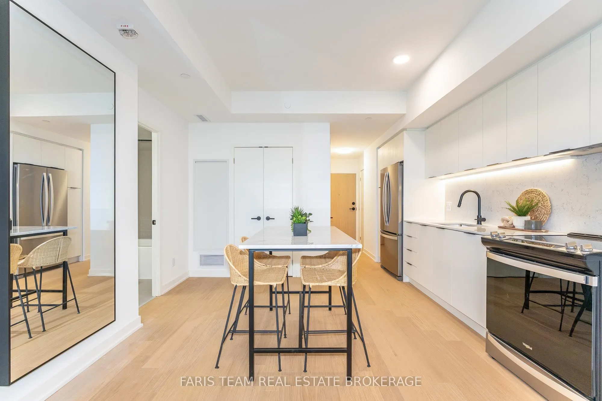 31 Huron Street, #325