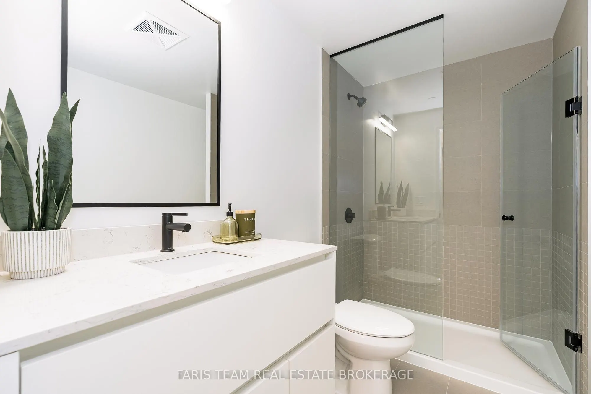 31 Huron Street, #325