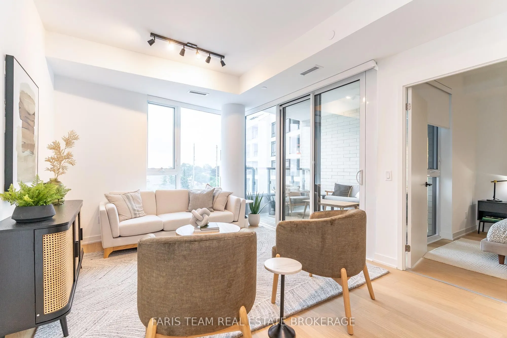 31 Huron Street, #325