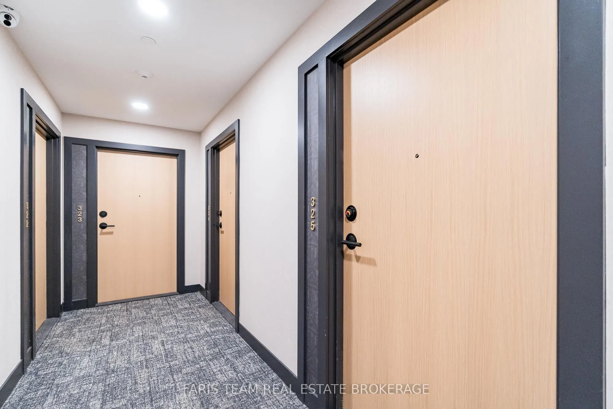 31 Huron Street, #325