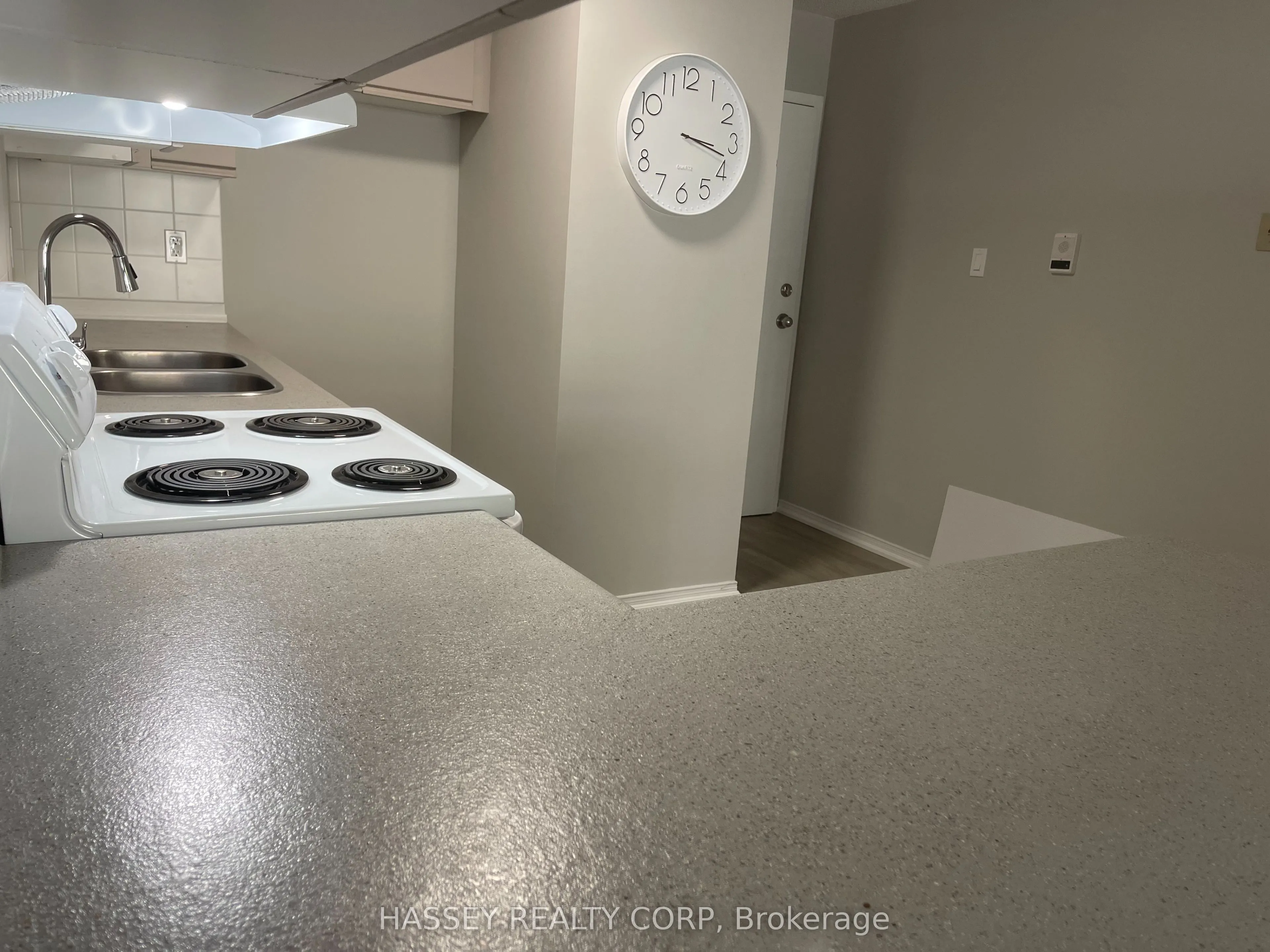 104 CODRINGTON Street, #102