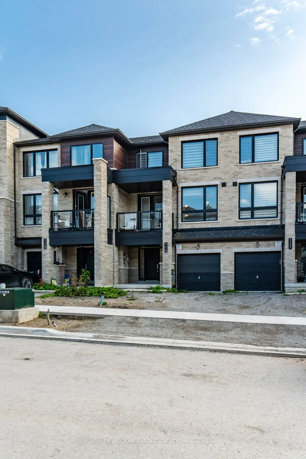 115 Blue Forest Crescent