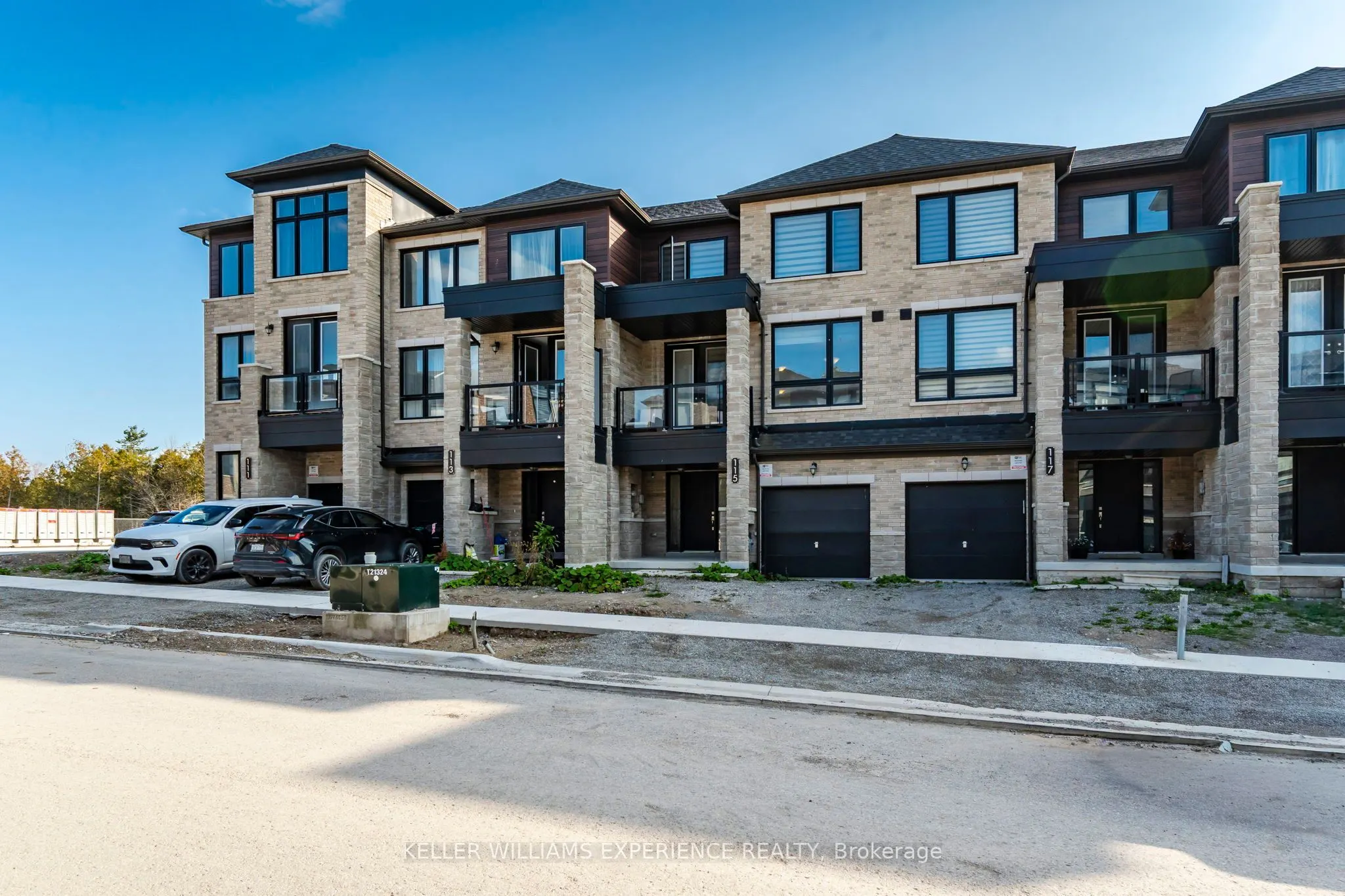 115 Blue Forest Crescent