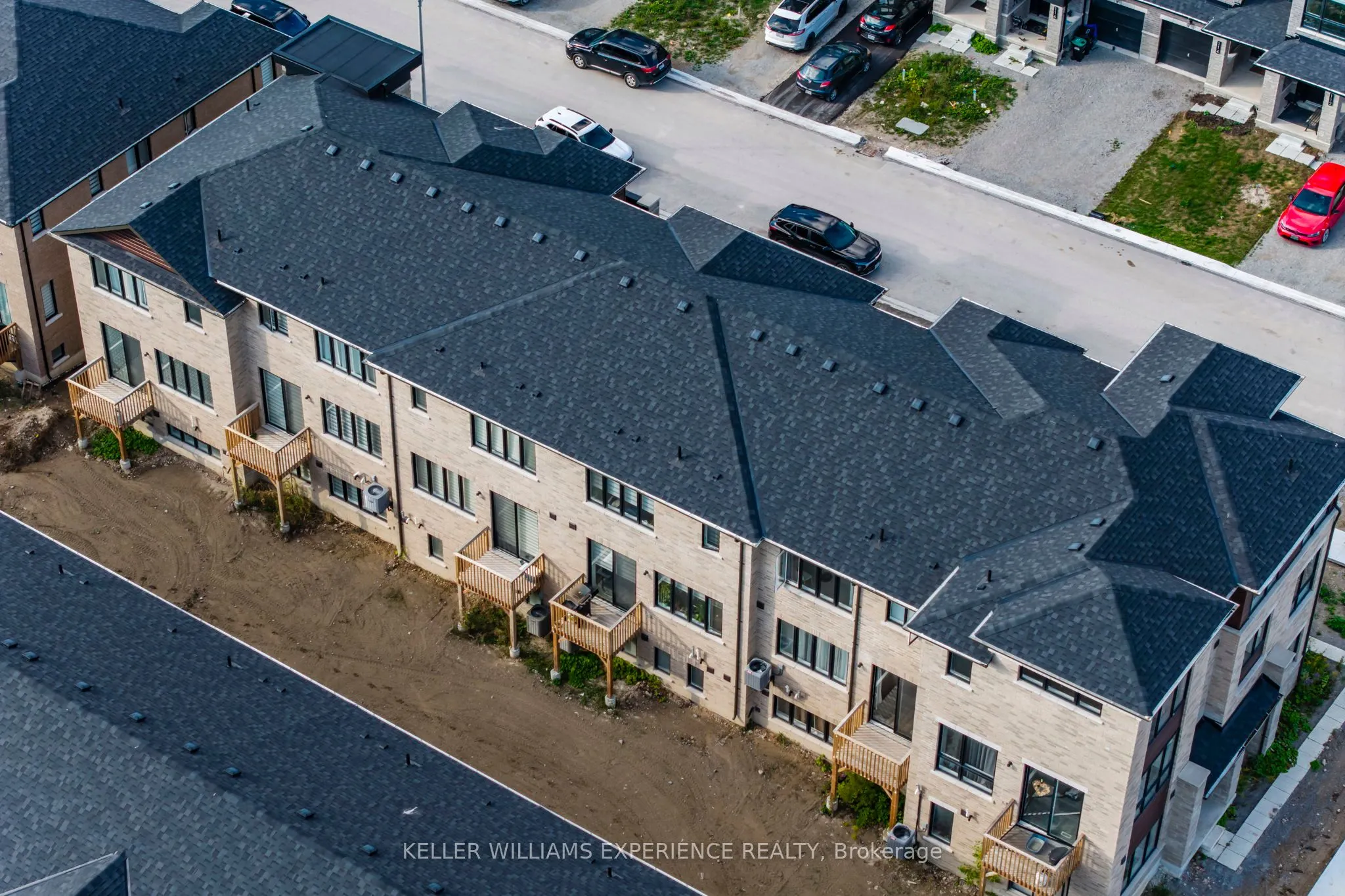 115 Blue Forest Crescent