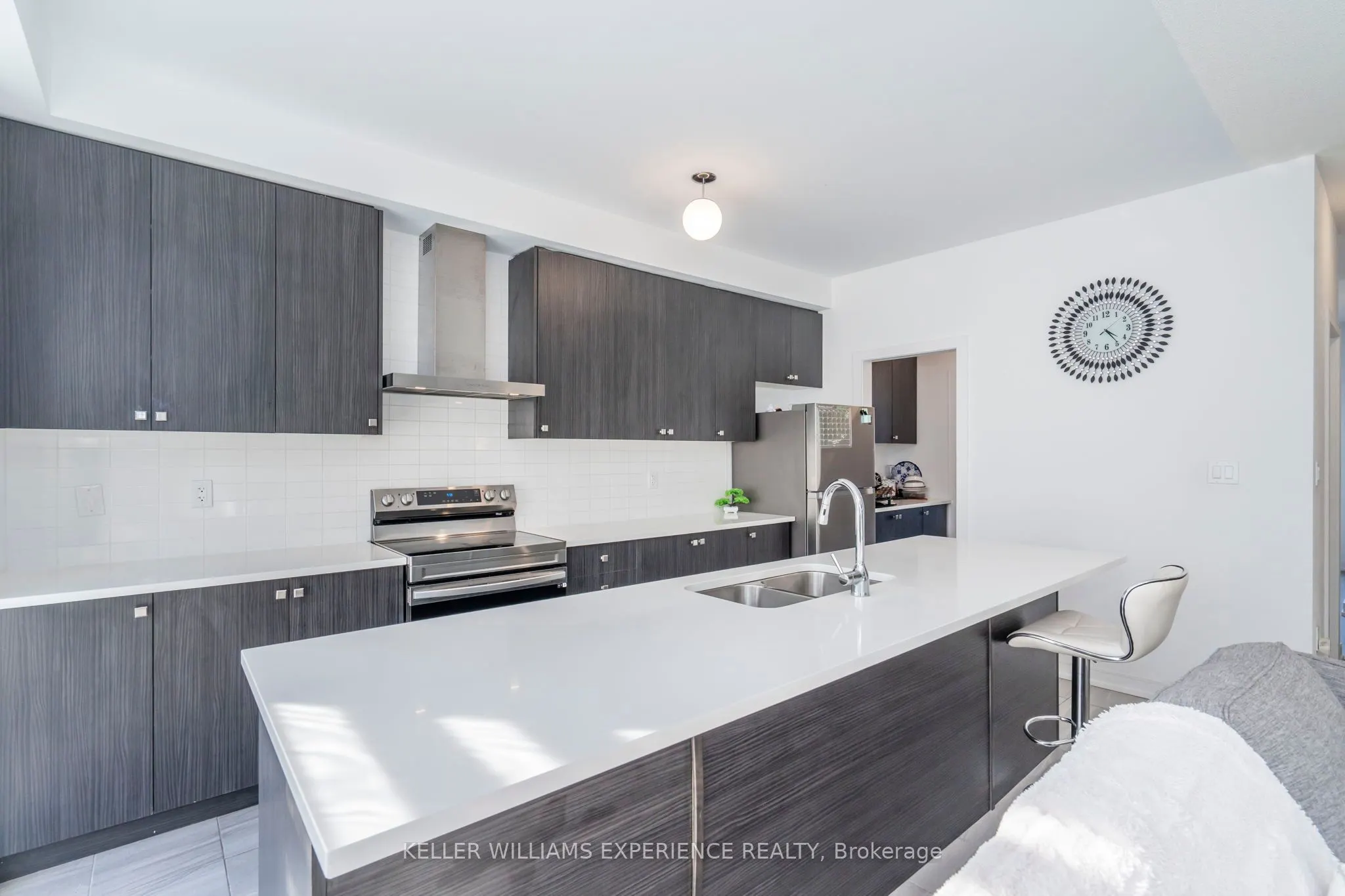 115 Blue Forest Crescent