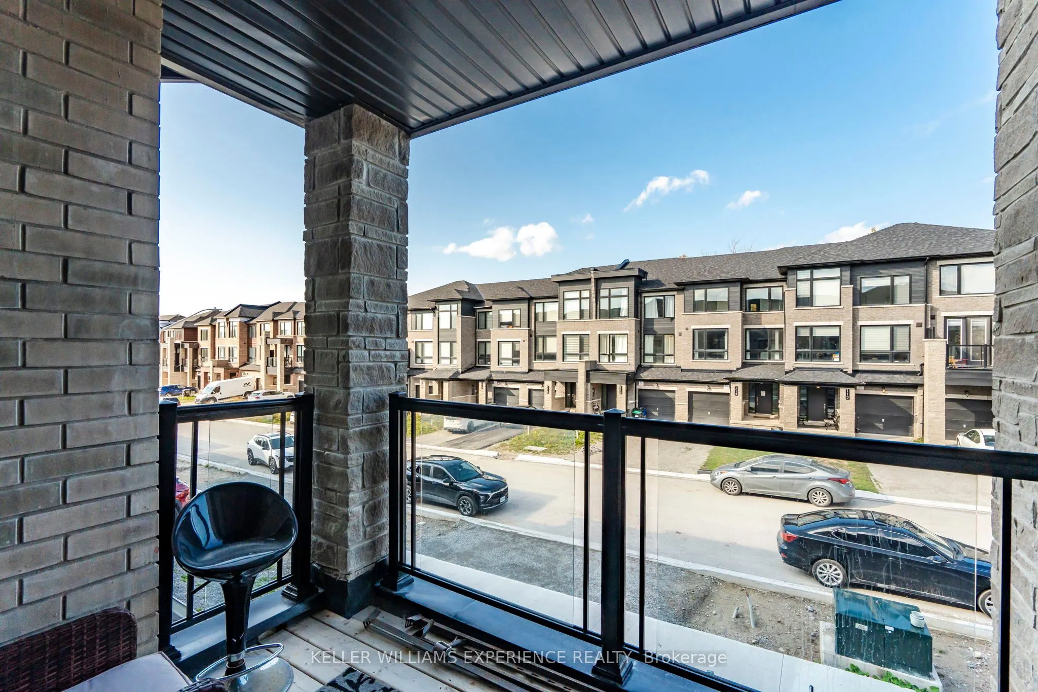 115 Blue Forest Crescent