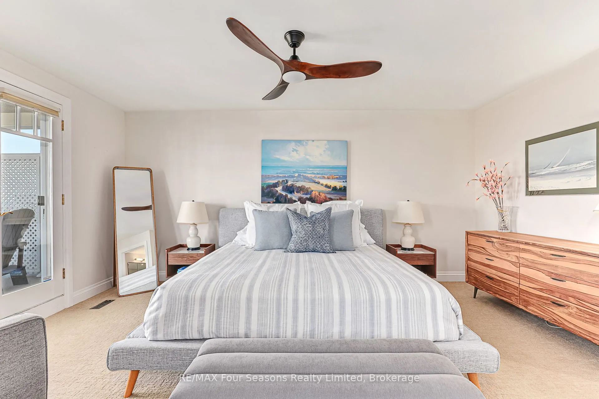 40 Trott Boulevard, #306