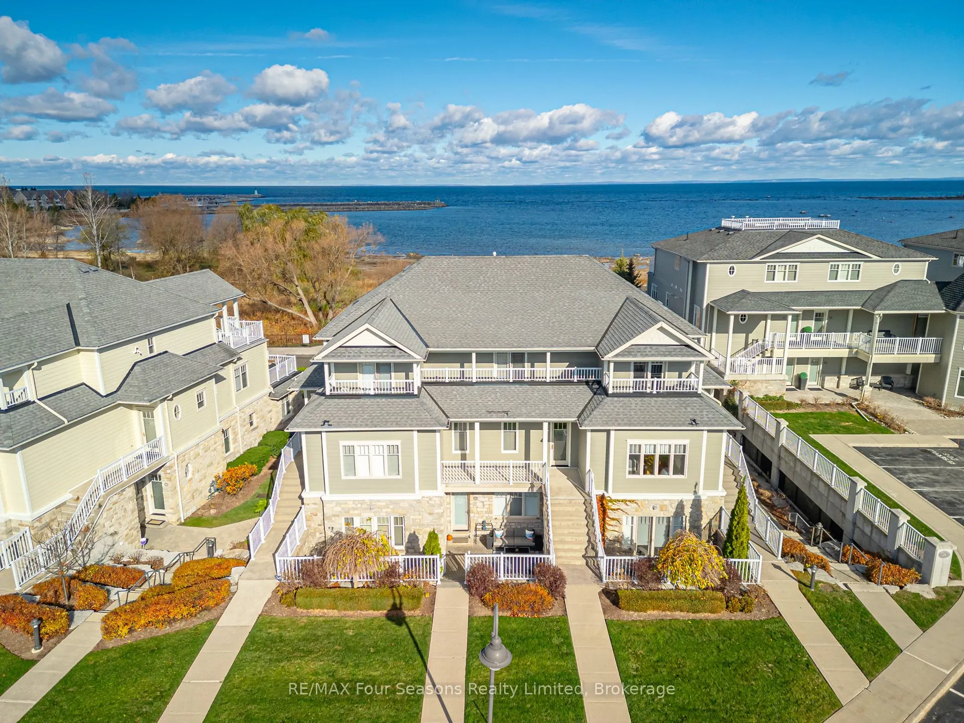40 Trott Boulevard, #306