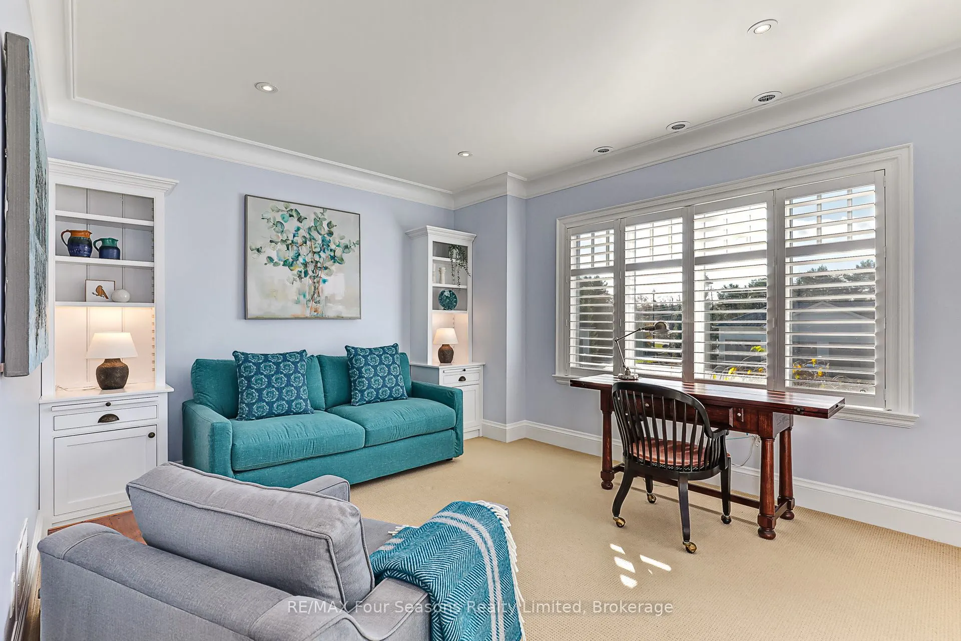 40 Trott Boulevard, #306