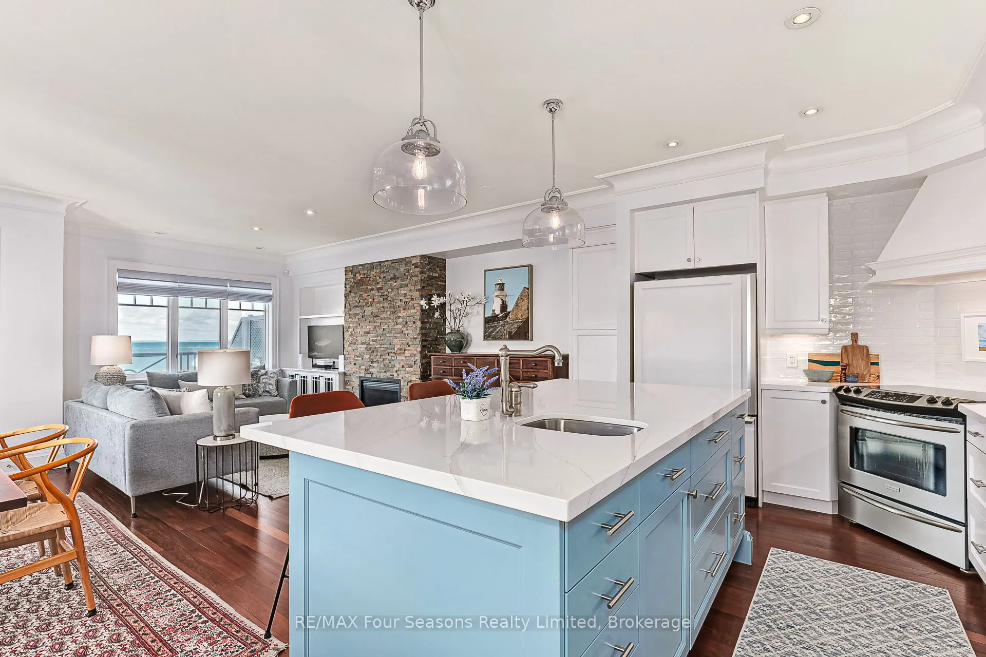 40 Trott Boulevard, #306