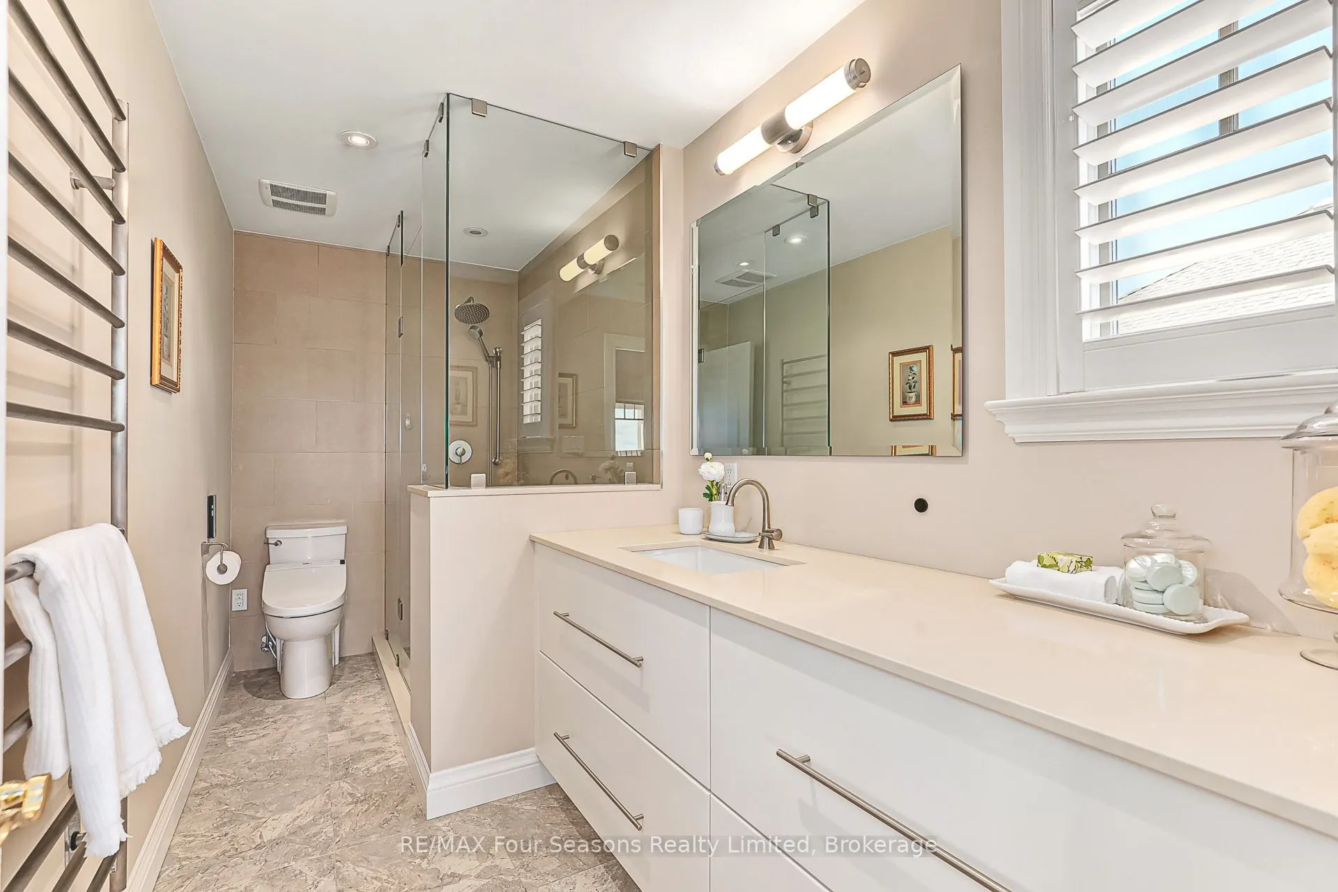 40 Trott Boulevard, #306