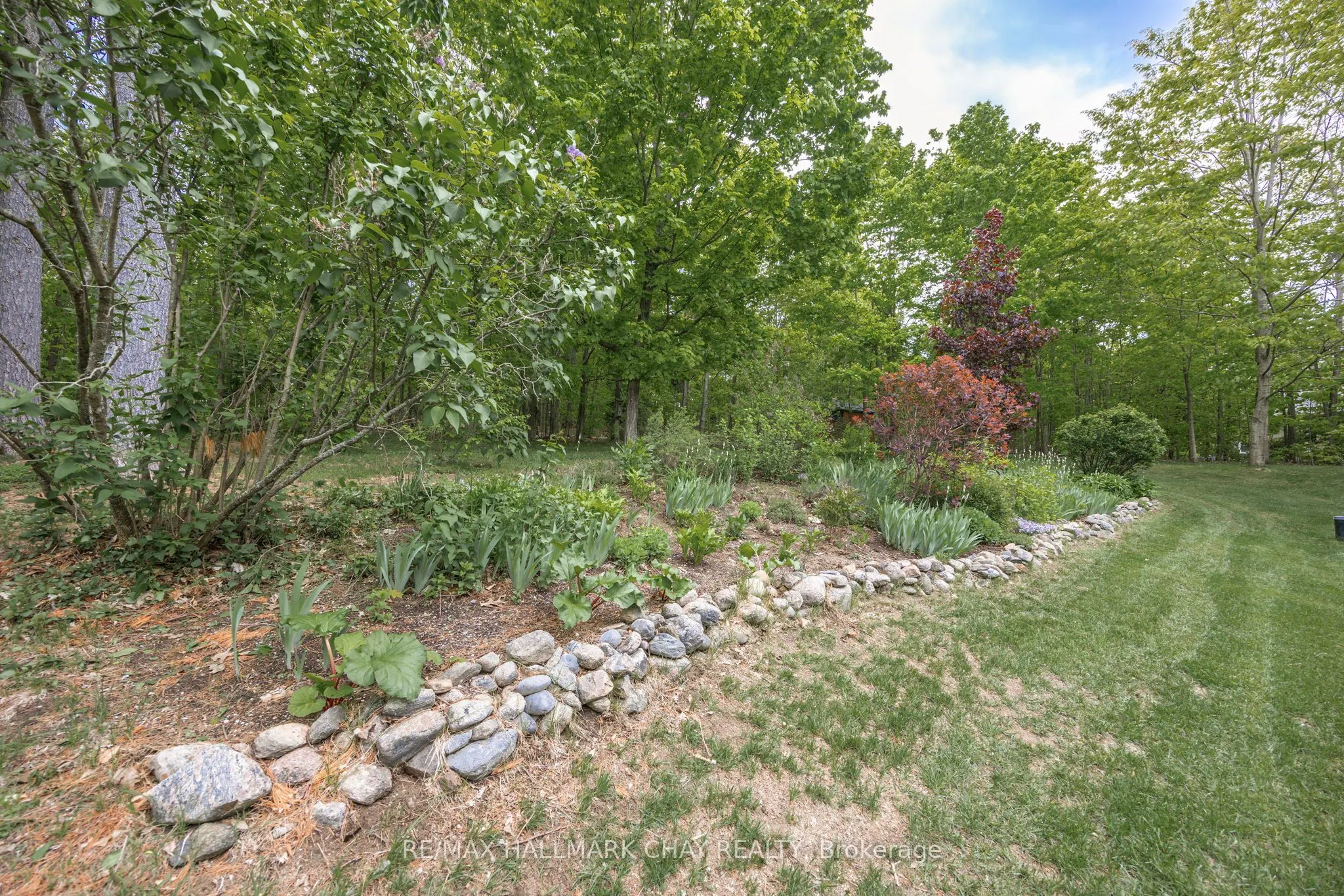7 Pineview Drive