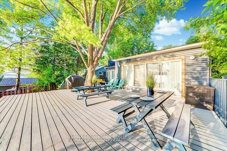 5794 Victoria Park Road