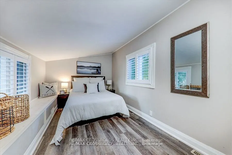 5794 Victoria Park Road
