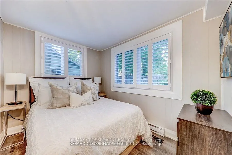 5794 Victoria Park Road