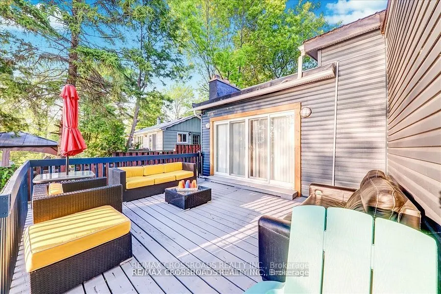 5794 Victoria Park Road