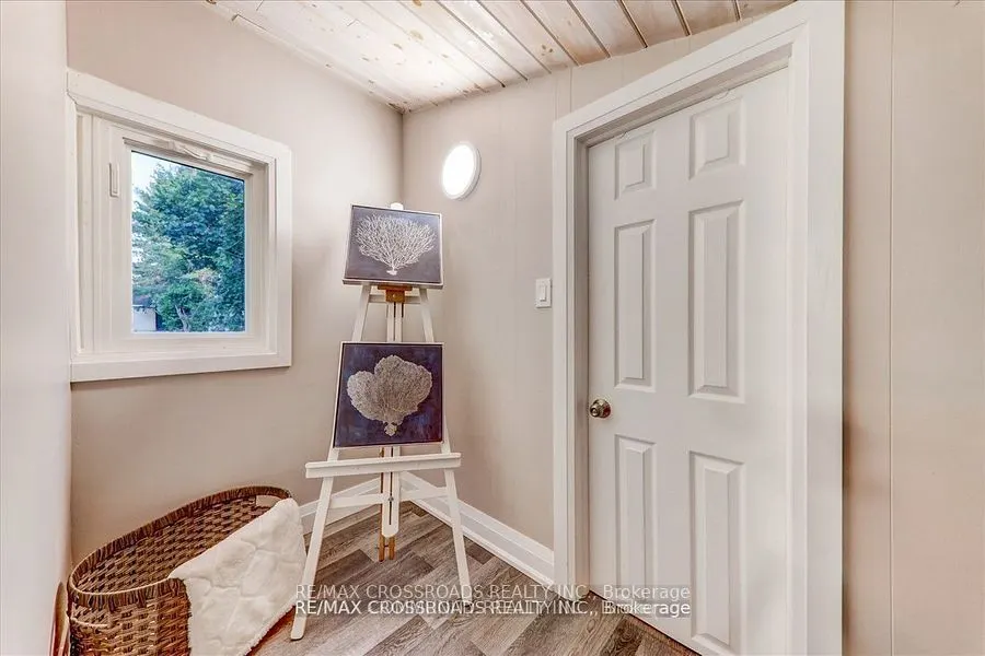 5794 Victoria Park Road