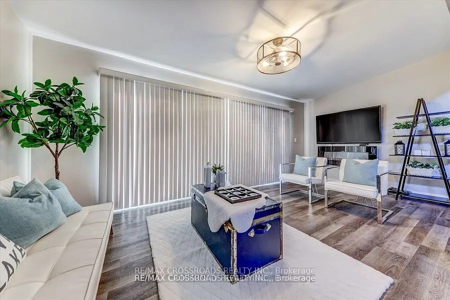 5794 Victoria Park Road