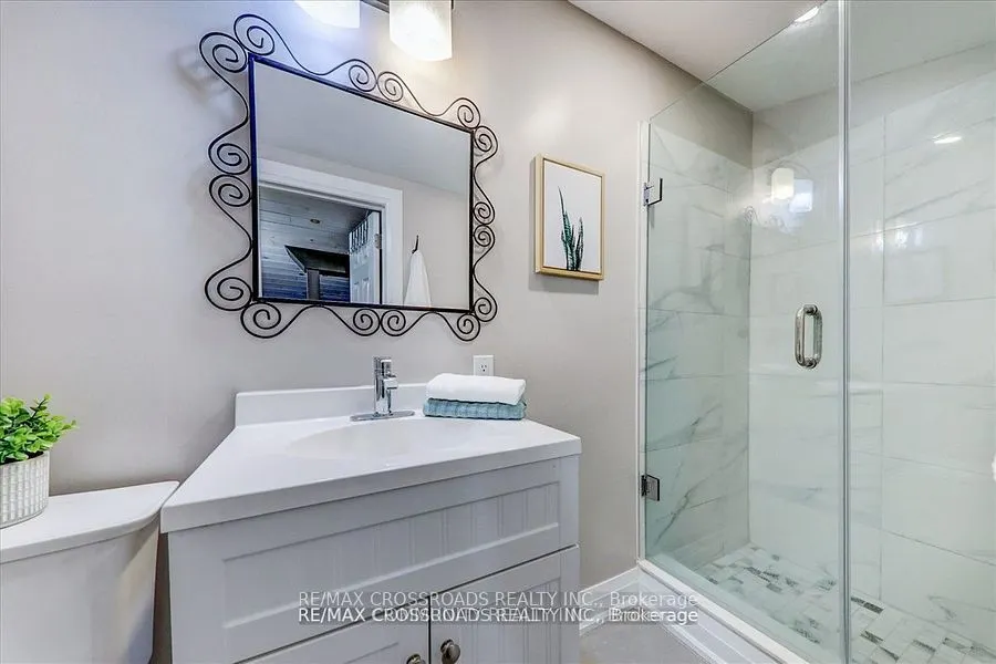 5794 Victoria Park Road