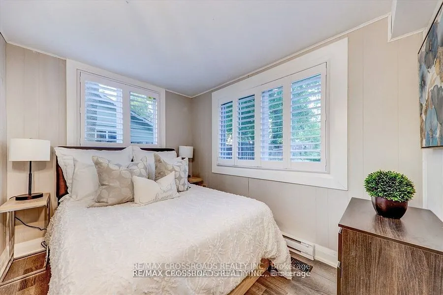 5794 Victoria Park Road