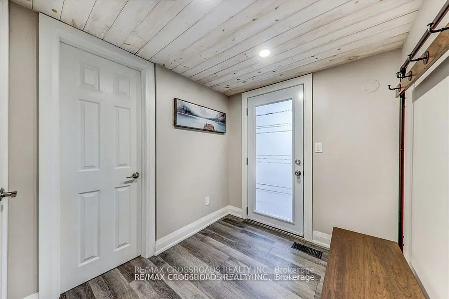 5794 Victoria Park Road