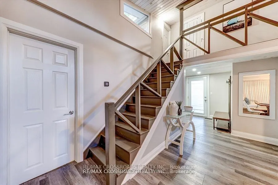 5794 Victoria Park Road