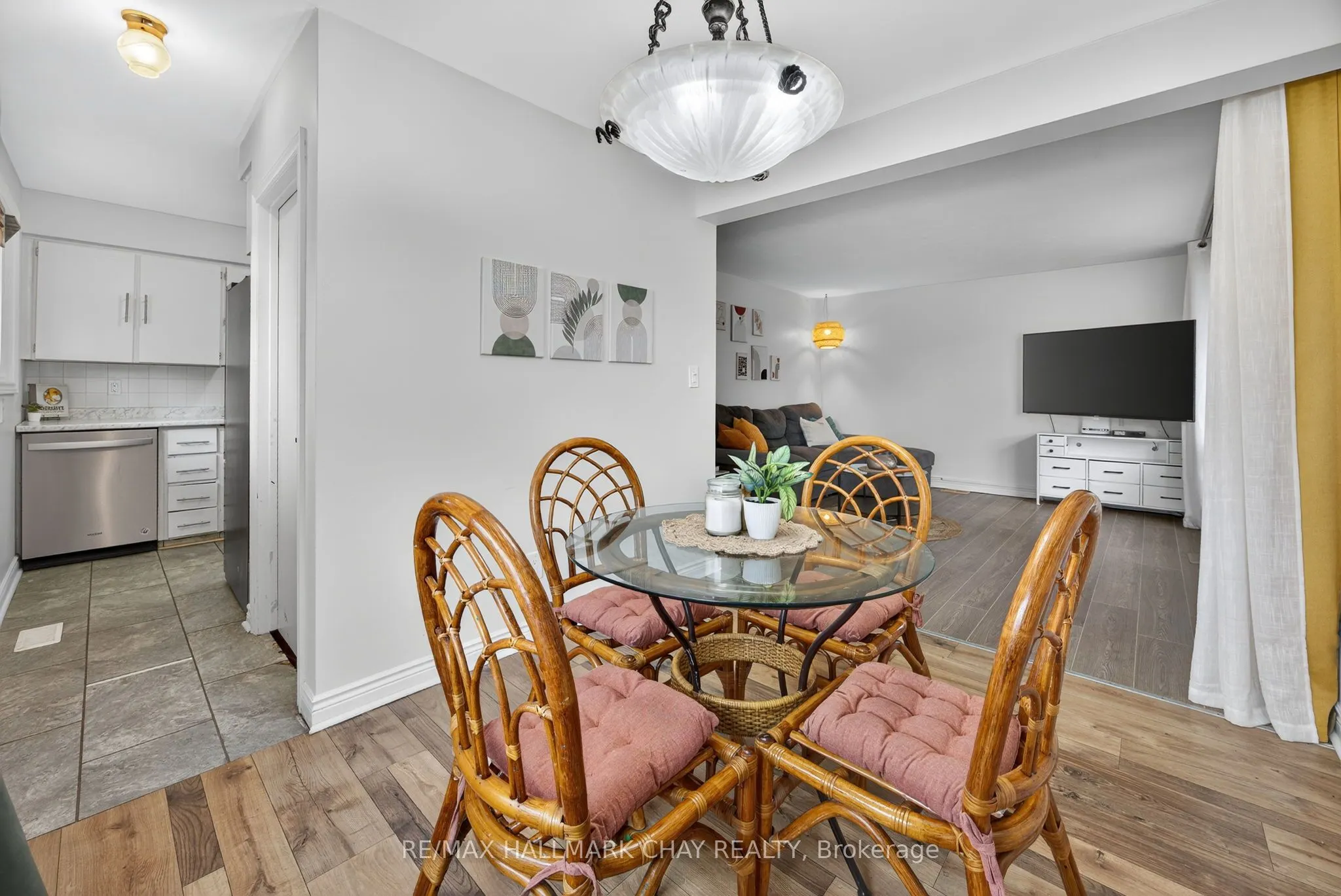 67 Simcoe Street