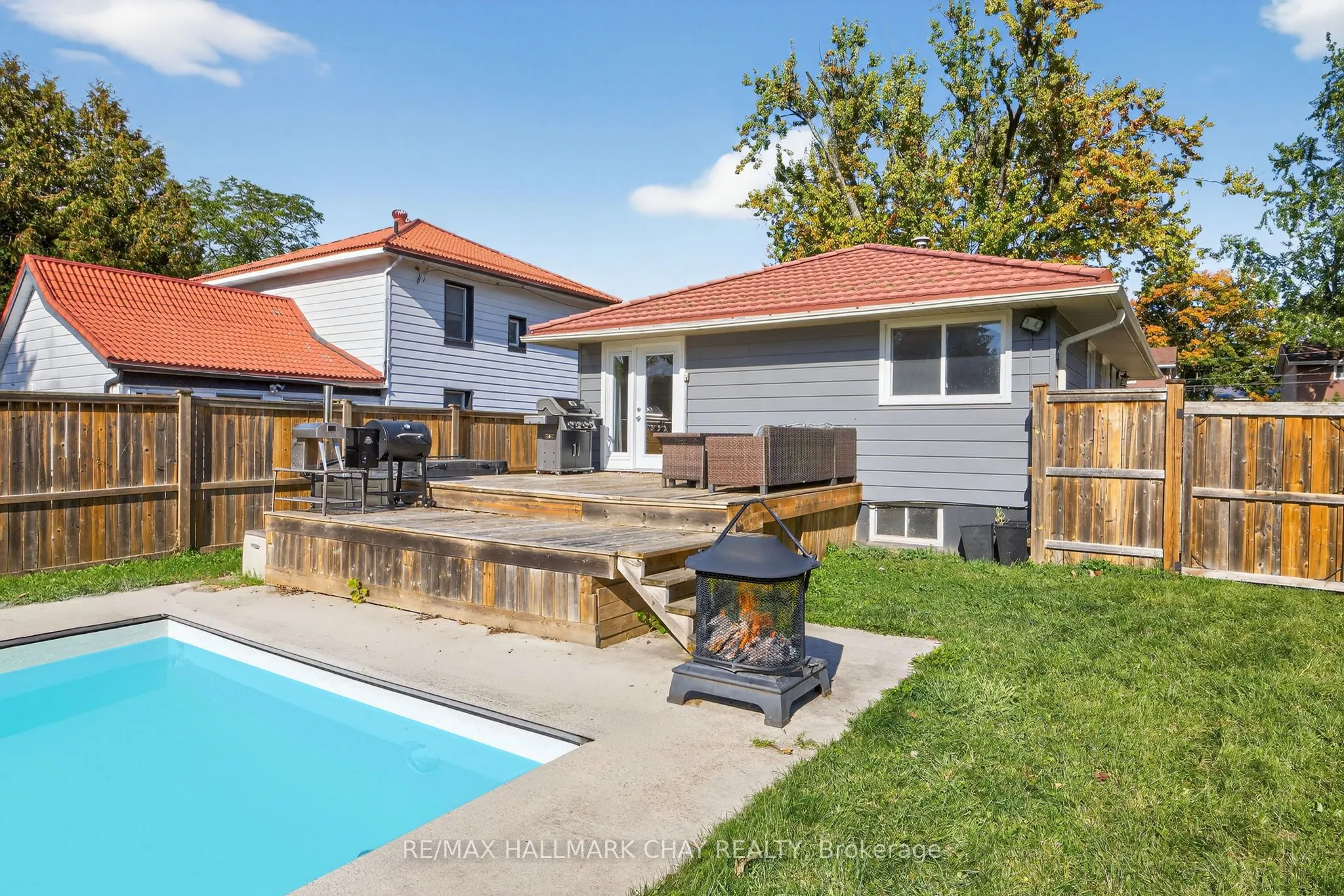 67 Simcoe Street