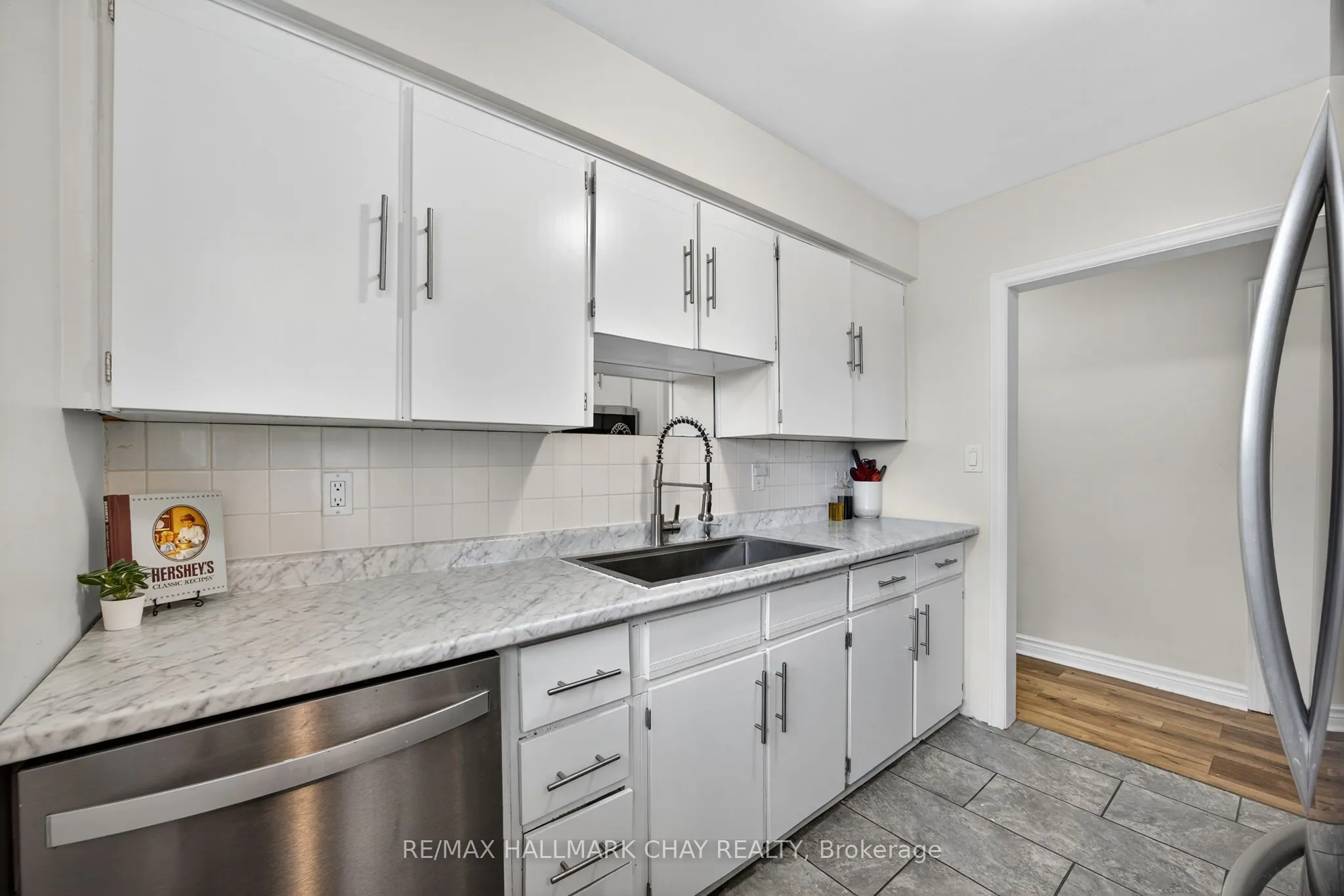 67 Simcoe Street