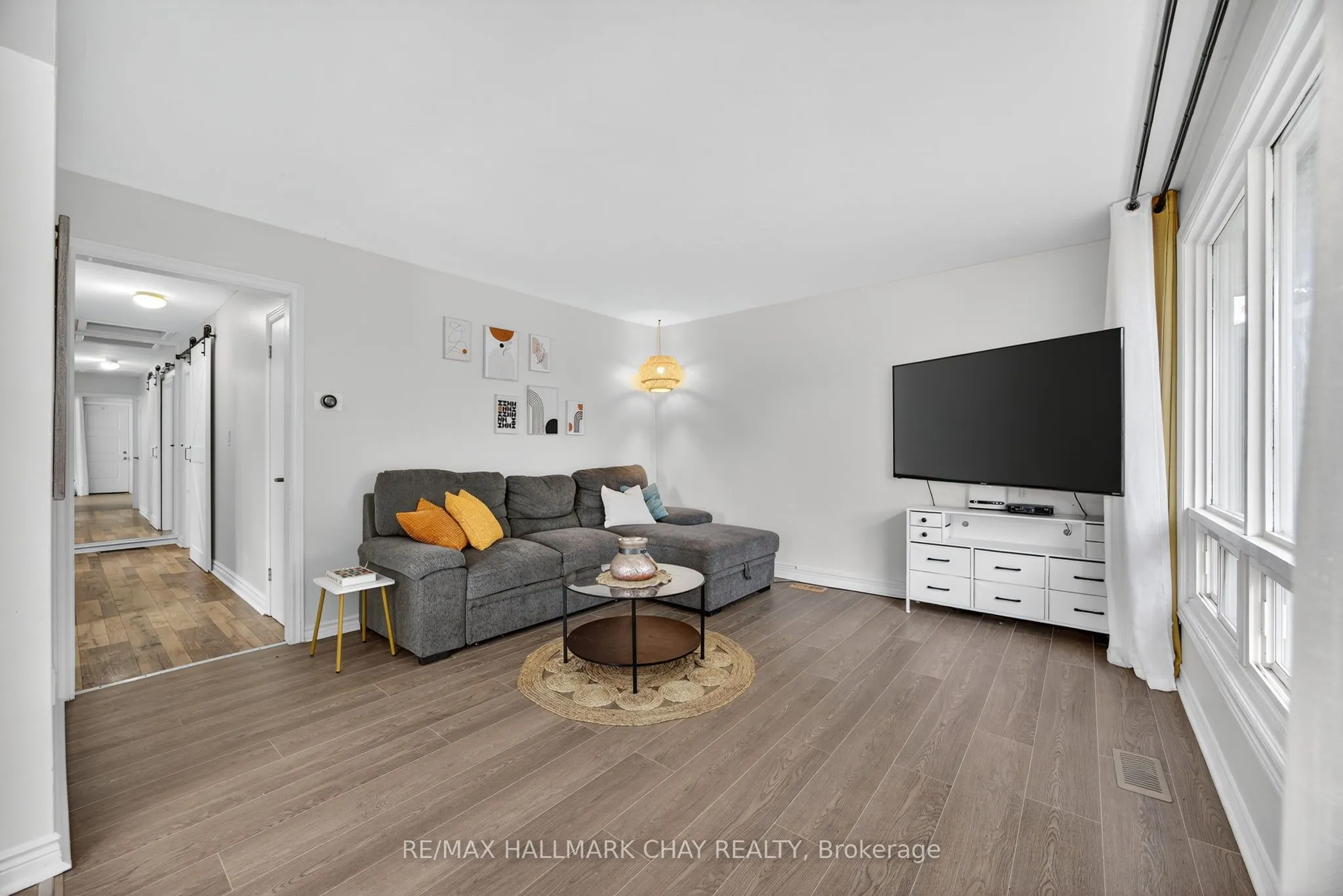 67 Simcoe Street
