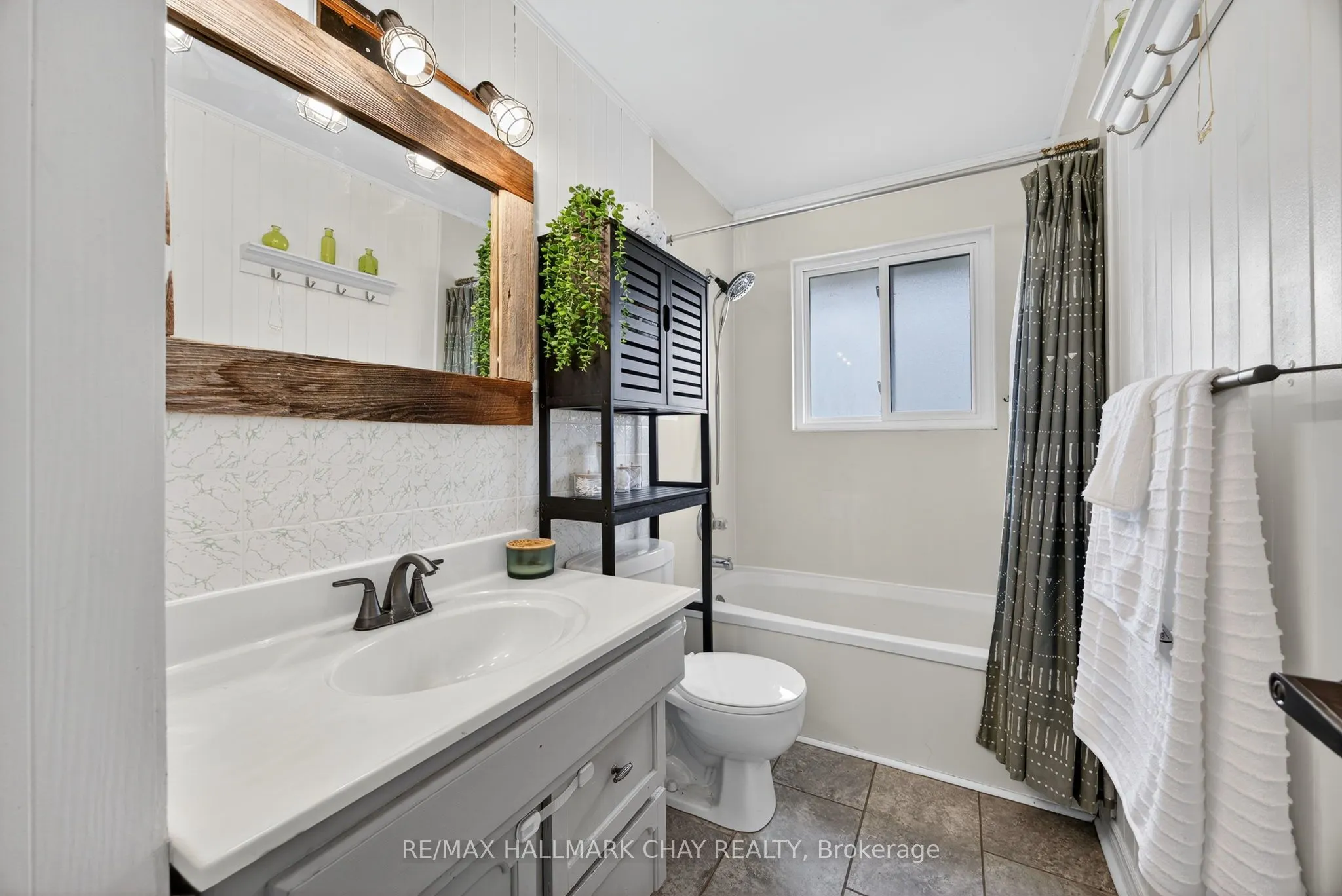 67 Simcoe Street