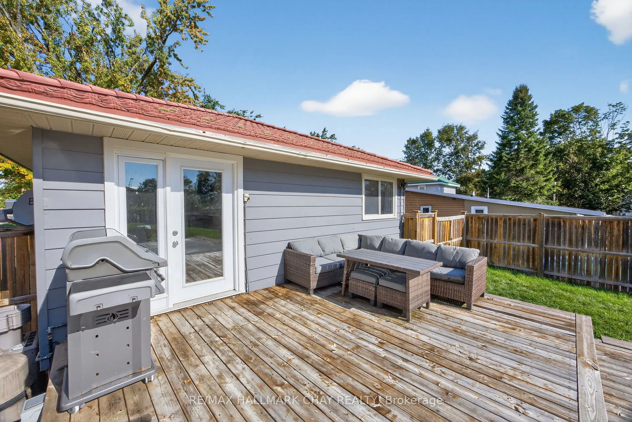 67 Simcoe Street