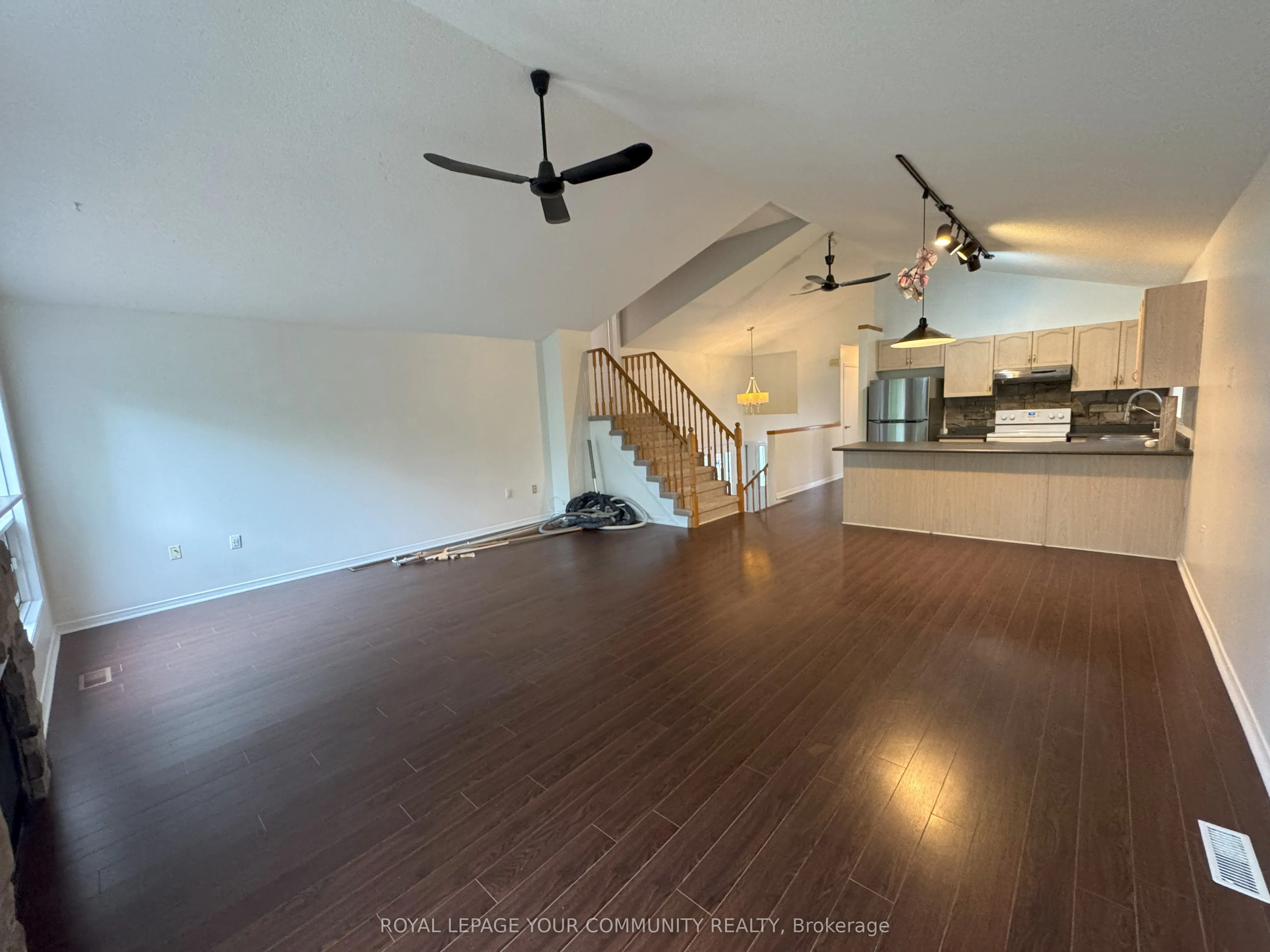 32 Ward Drive, #Upper