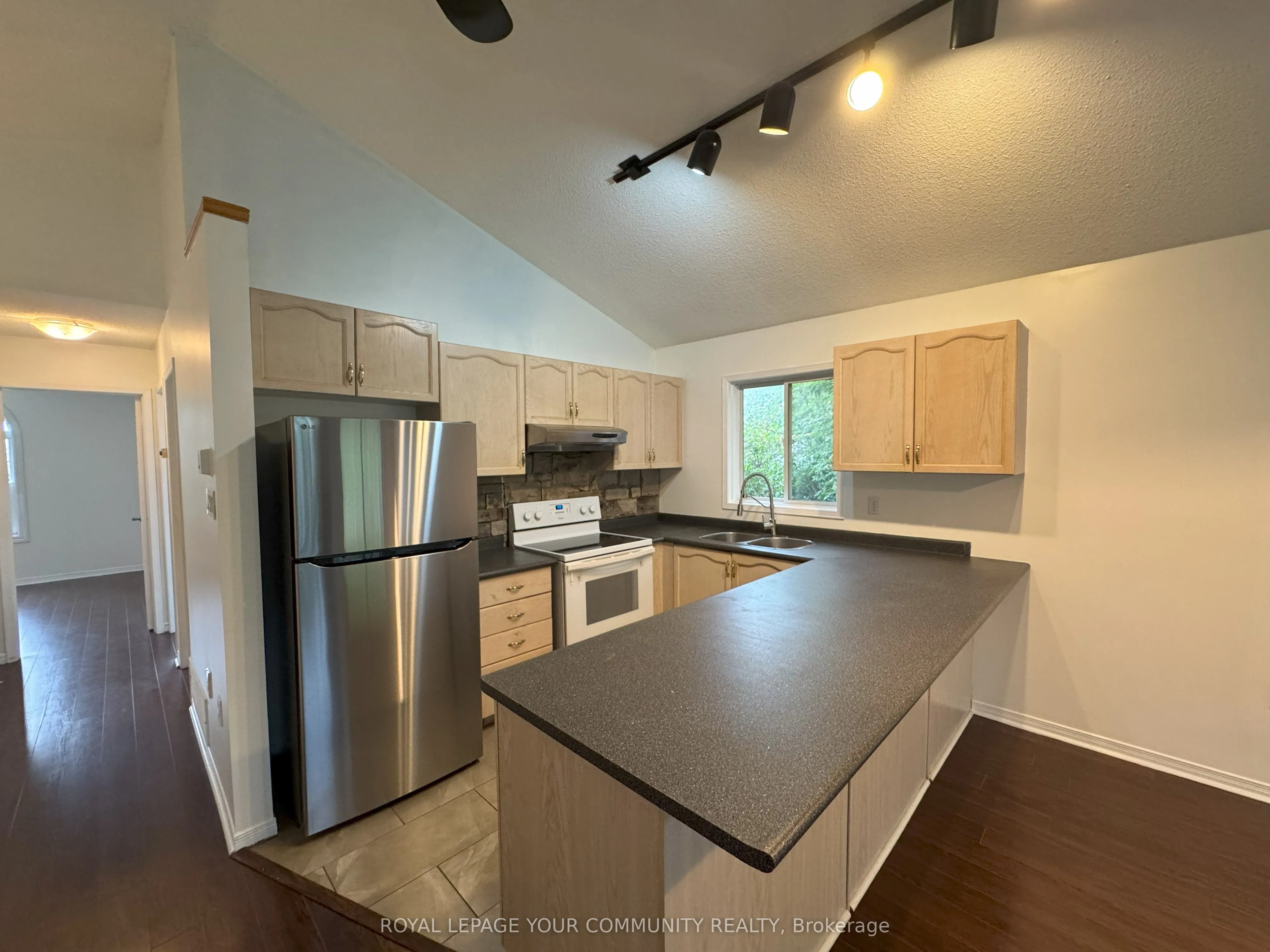 32 Ward Drive, #Upper