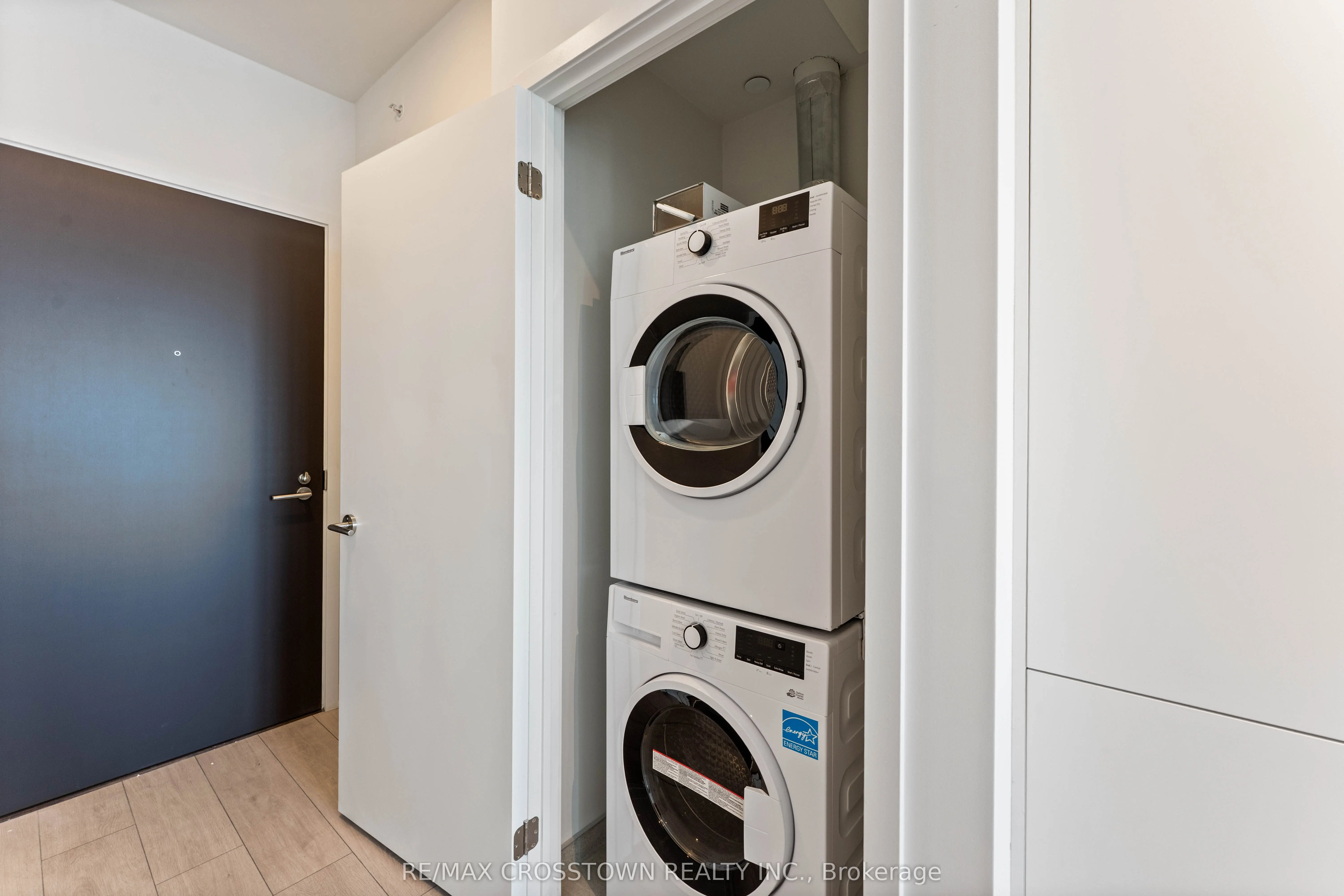 55 DUNLOP Street W, #1710