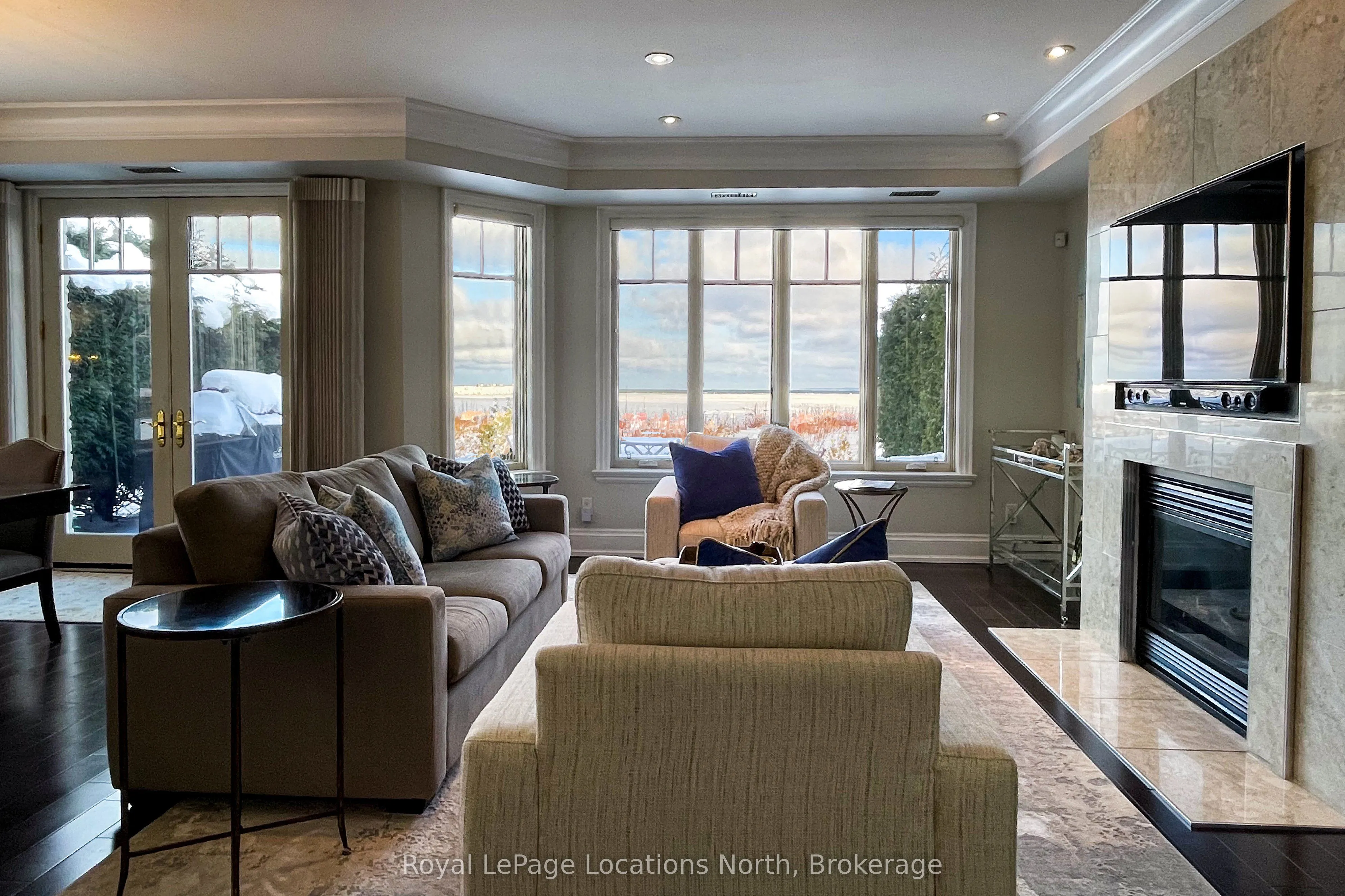 40 Trott Boulevard, #104