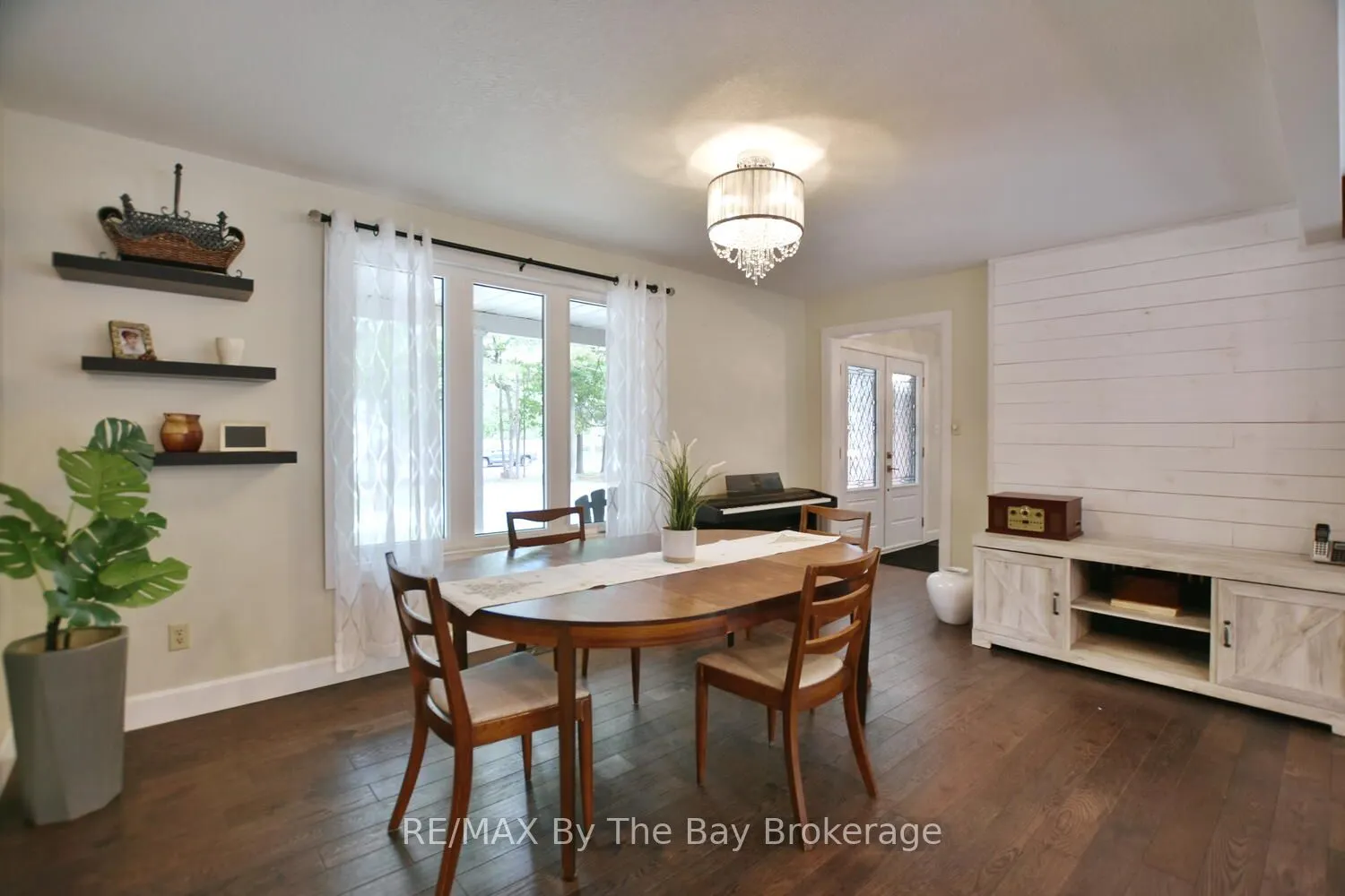 185 OXBOW PARK Drive