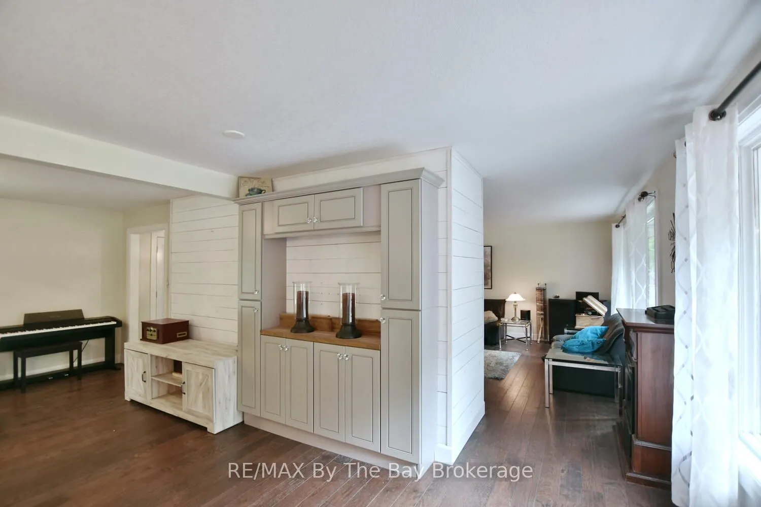 185 OXBOW PARK Drive